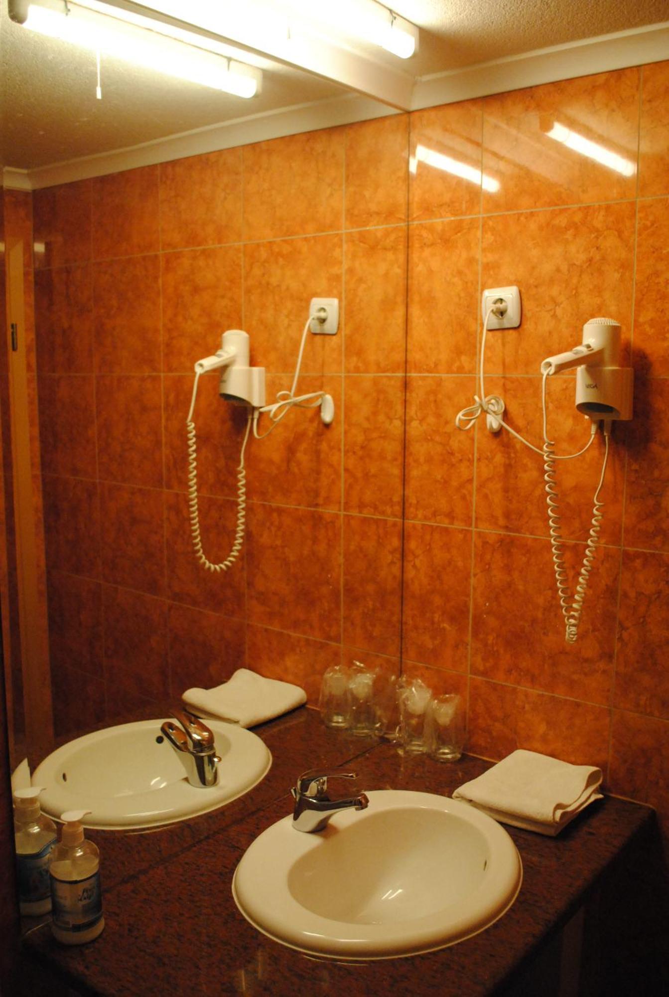 Motel Kiwi Grude Cameră foto