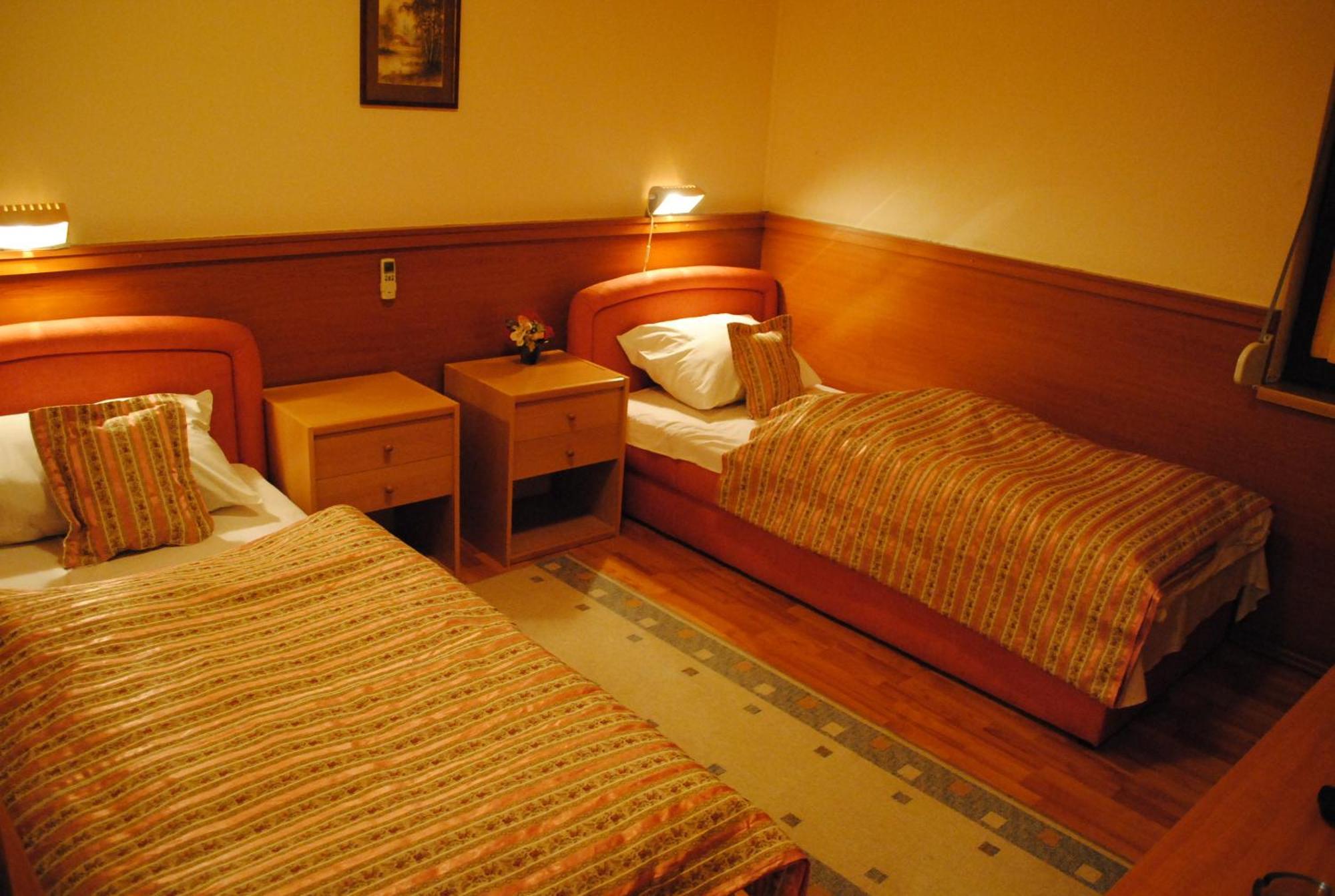 Motel Kiwi Grude Cameră foto